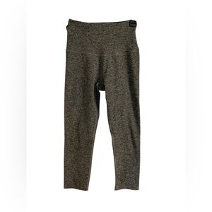 Beyond Yoga Capri Leggings Heather Grey in Color
SZ XS